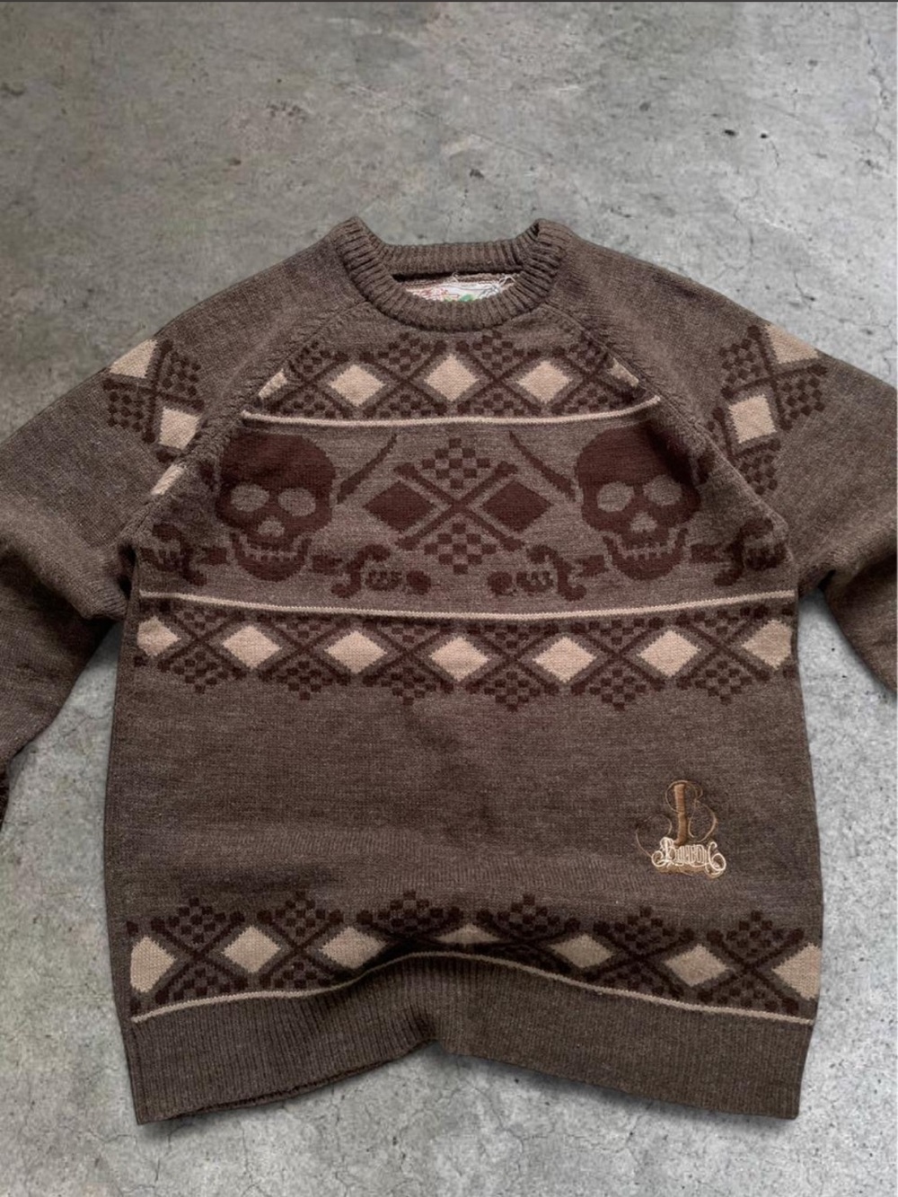 Vintage/Y2k Billabong Brown Crewneck Sweater with Beige Skull Motif
